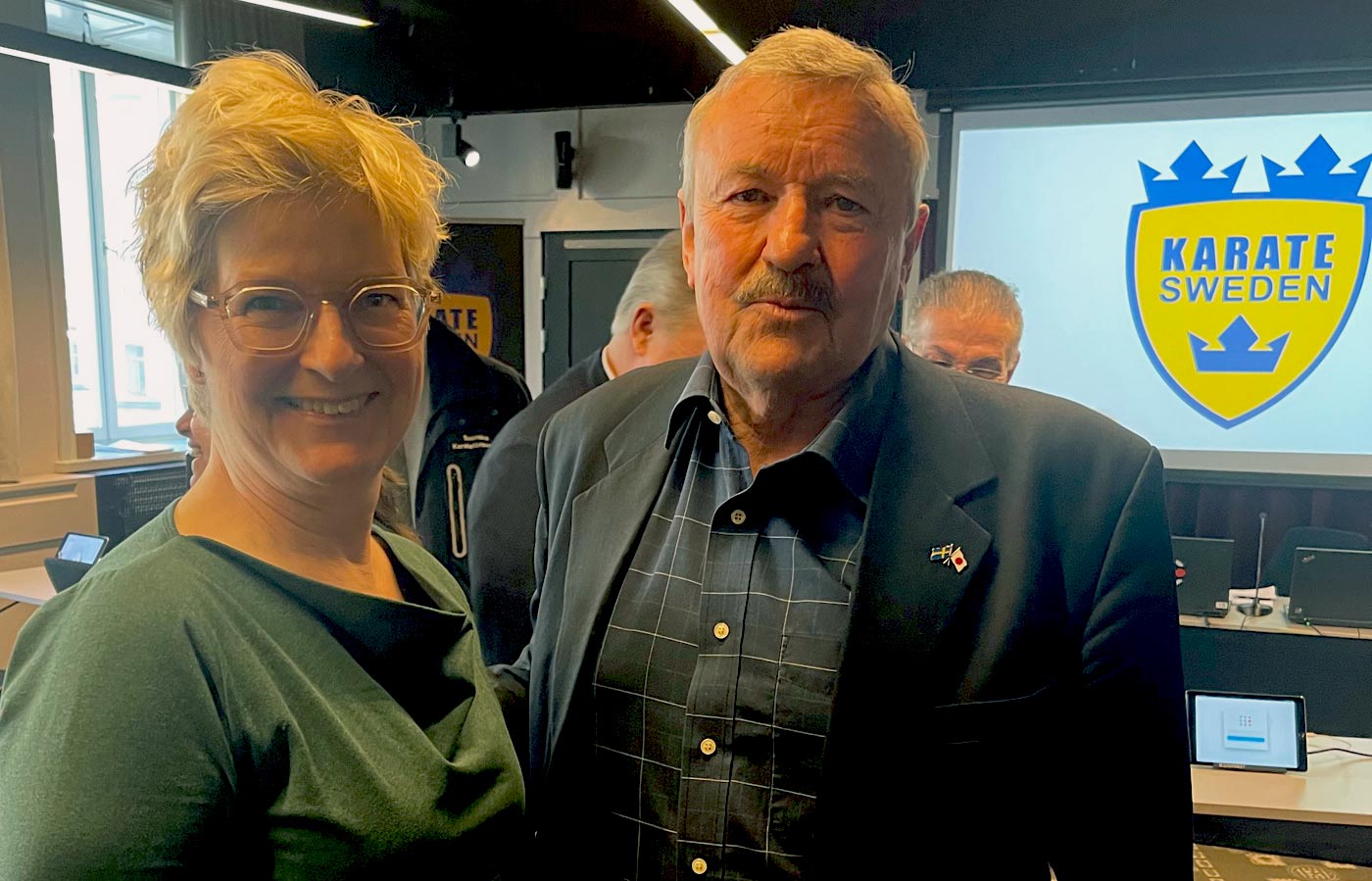 Anna Iwarsson och Leif Almö på Svenska Karateförbundets årsmöte 2022 Anna Iwarsson och Leif Almö på Svenska Karateförbundets årsmöte 2022